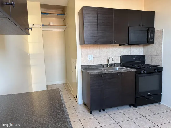 2545 Brown St #2F, Philadelphia, PA 19130