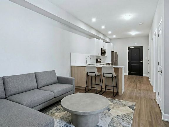 4th image of 2396 Cleroux Cres #209