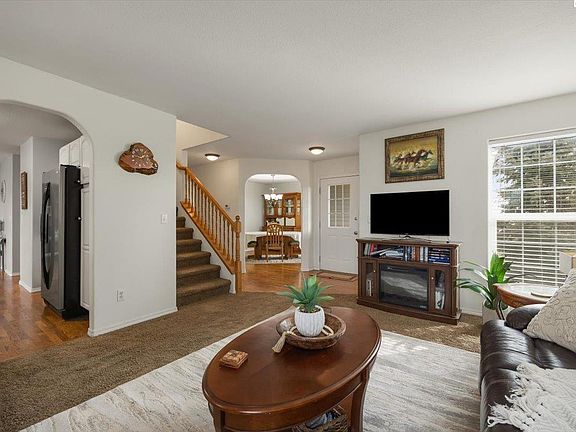 4th image of 370 Cricket Ln