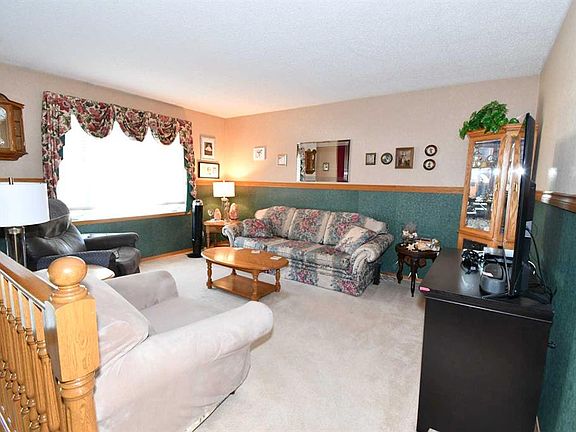 4th image of 39 E Chinook Rd W