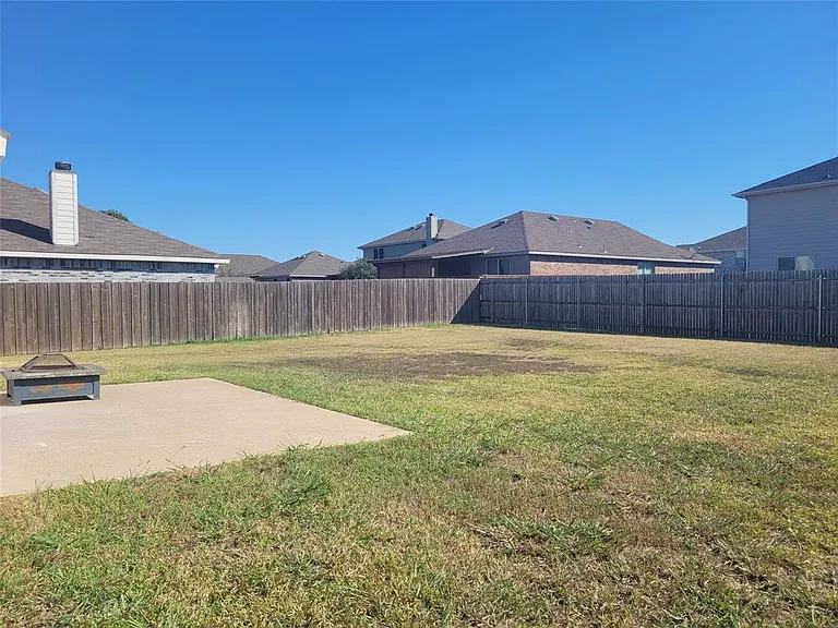 324 Chisholm Trl — Photo 20