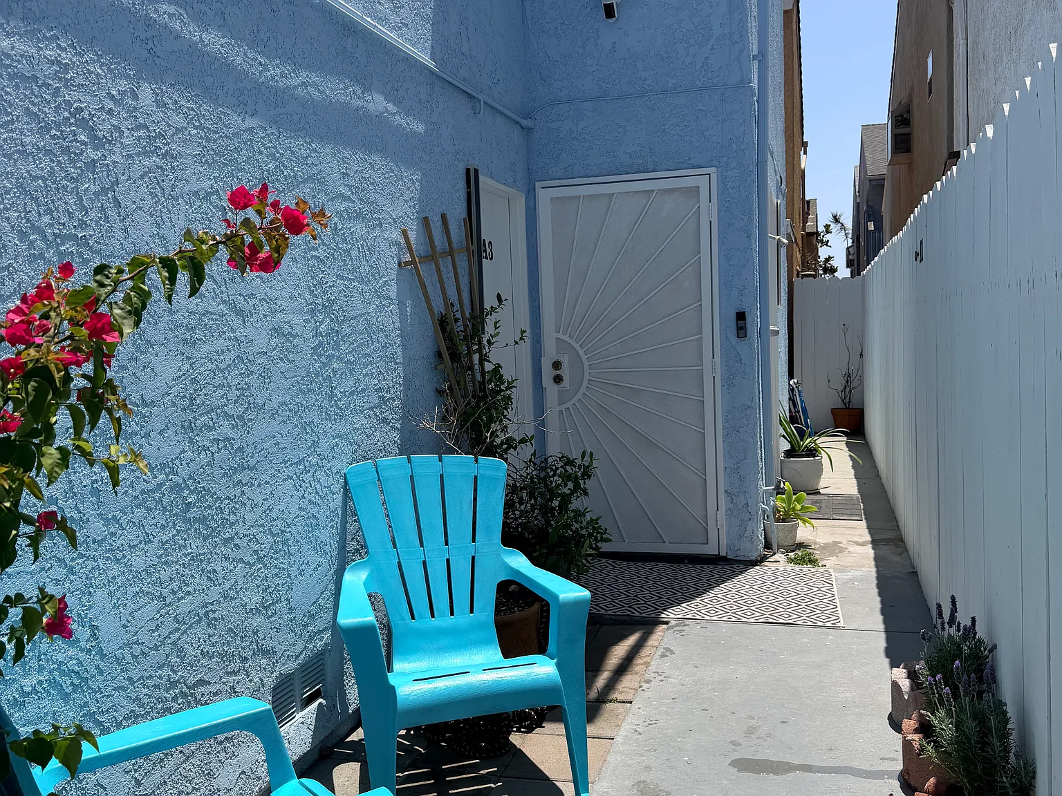 3 bed, 1400 sqft, $8,000 — Photo 3