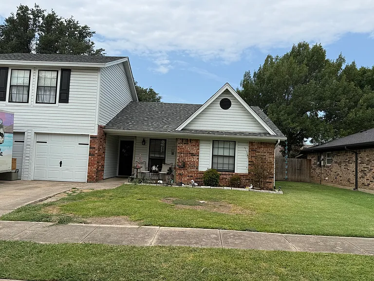 7621 Echo Hill Dr — Photo 1