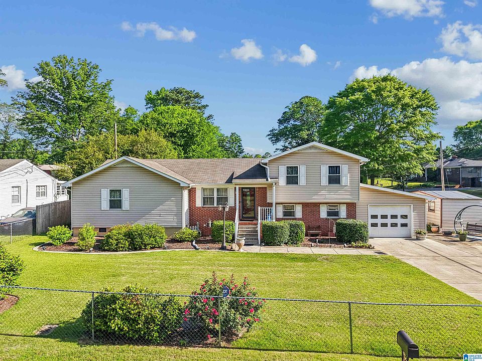 1st image of 410 Willow Dr