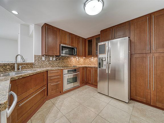 3rd image of 118 Zamora Ave APT 402