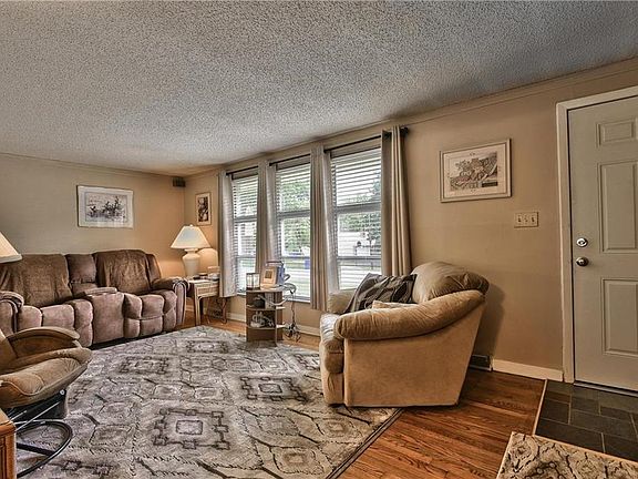 5th image of 11301 Lecluyse Dr