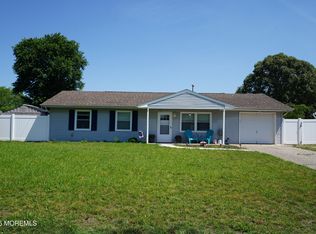 418 Sycamore Dr, Lanoka Harbor, NJ 08734