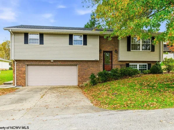 603 Hickory Ln, Bridgeport, WV 26330