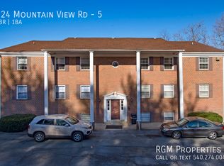 924 Mountain View Rd #5, Vinton, VA 24179