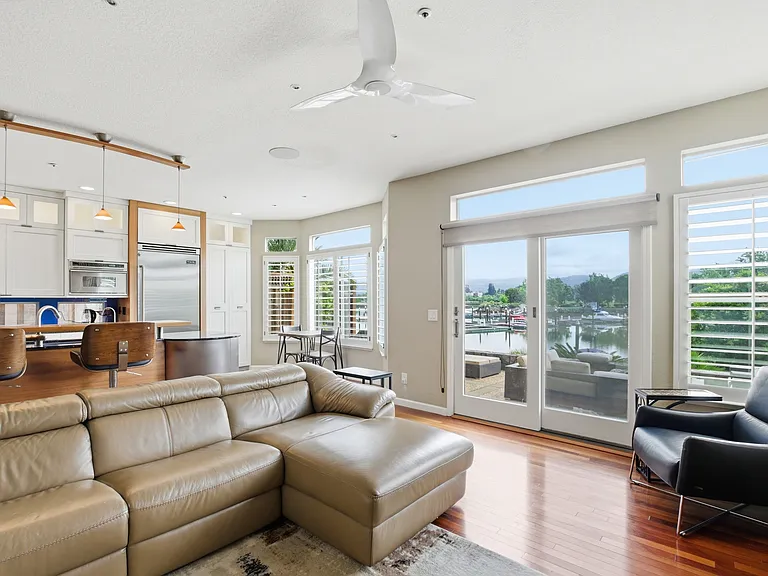 Lighthouse Ct — Photo 8