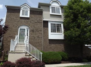 1 Whispering Way E, Berkeley Heights, NJ 07922