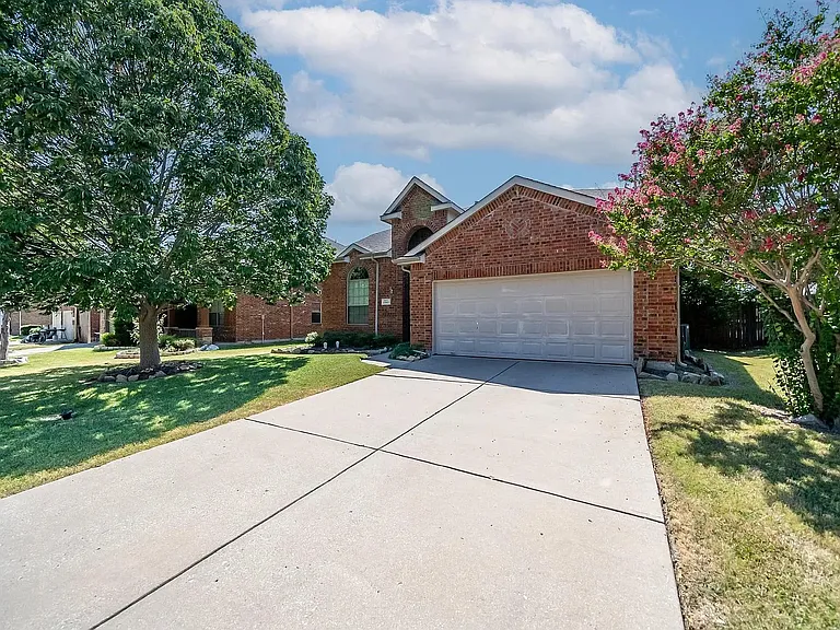 2861 Laurel Oak Dr — Photo 2