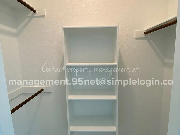 1022 Rosewood St — Photo 11