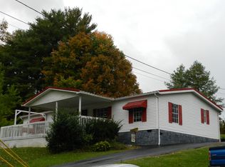 341 Hemlock St, Mount Carmel, TN 37645