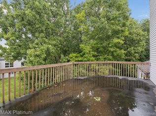 2830 Breckenridge Dr, Brighton, MI 48114