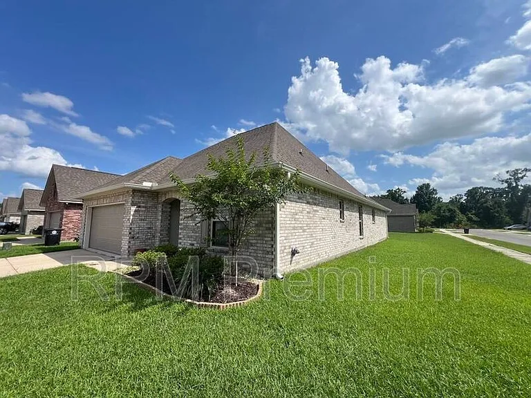 7108 Kenilworth Crossing Ave — Photo 2
