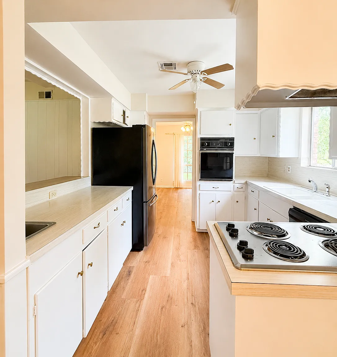 3 bed, 2237 sqft, $2,700 — Photo 3