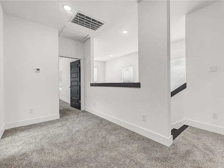 3008 Alpha Wolf Ct — Photo 22