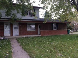 418 N Dries St, Saukville, WI 53080