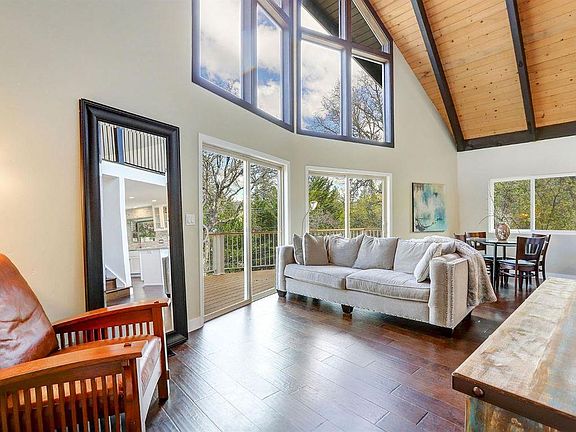 4th image of 18485 Chaparral Dr