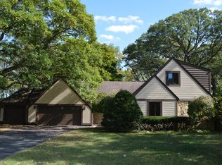 1701 Woodcrest Dr, Saint Anne, IL 60964