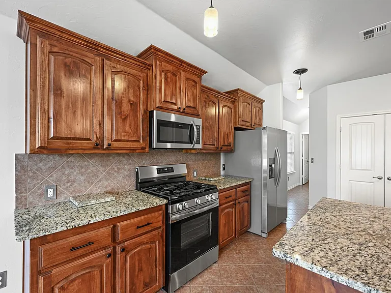 8725 Pikes Peak Rd — Photo 29