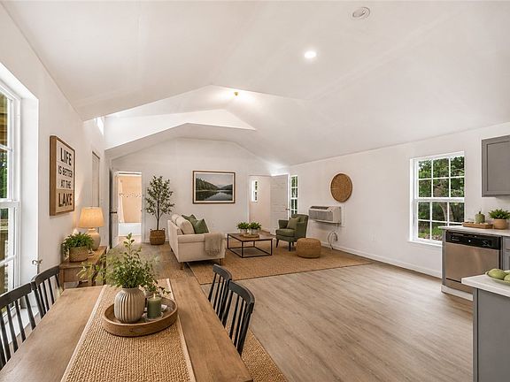 4th image of 405 Wilderness Rd