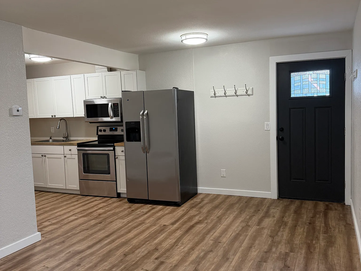 2 bed, 700 sqft, $1,800 — Photo 4