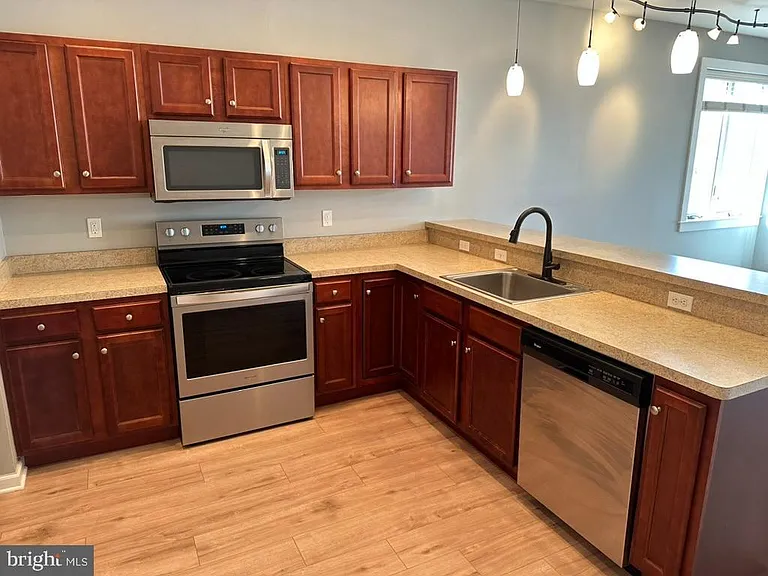 8 W Oakland Ave #1 — Photo 5