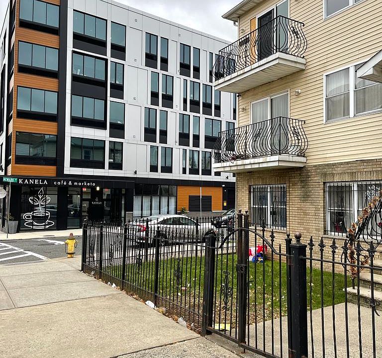 1st image of 272-274 Orange St #3
