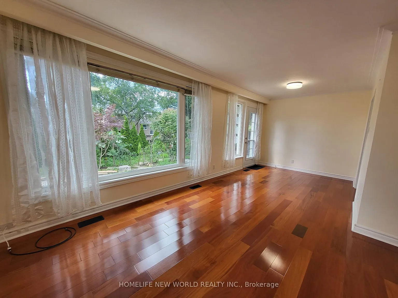 4 bed, $3,500 — Photo 4