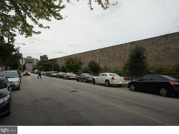3rd image of 741 Corinthian Ave Floor 1