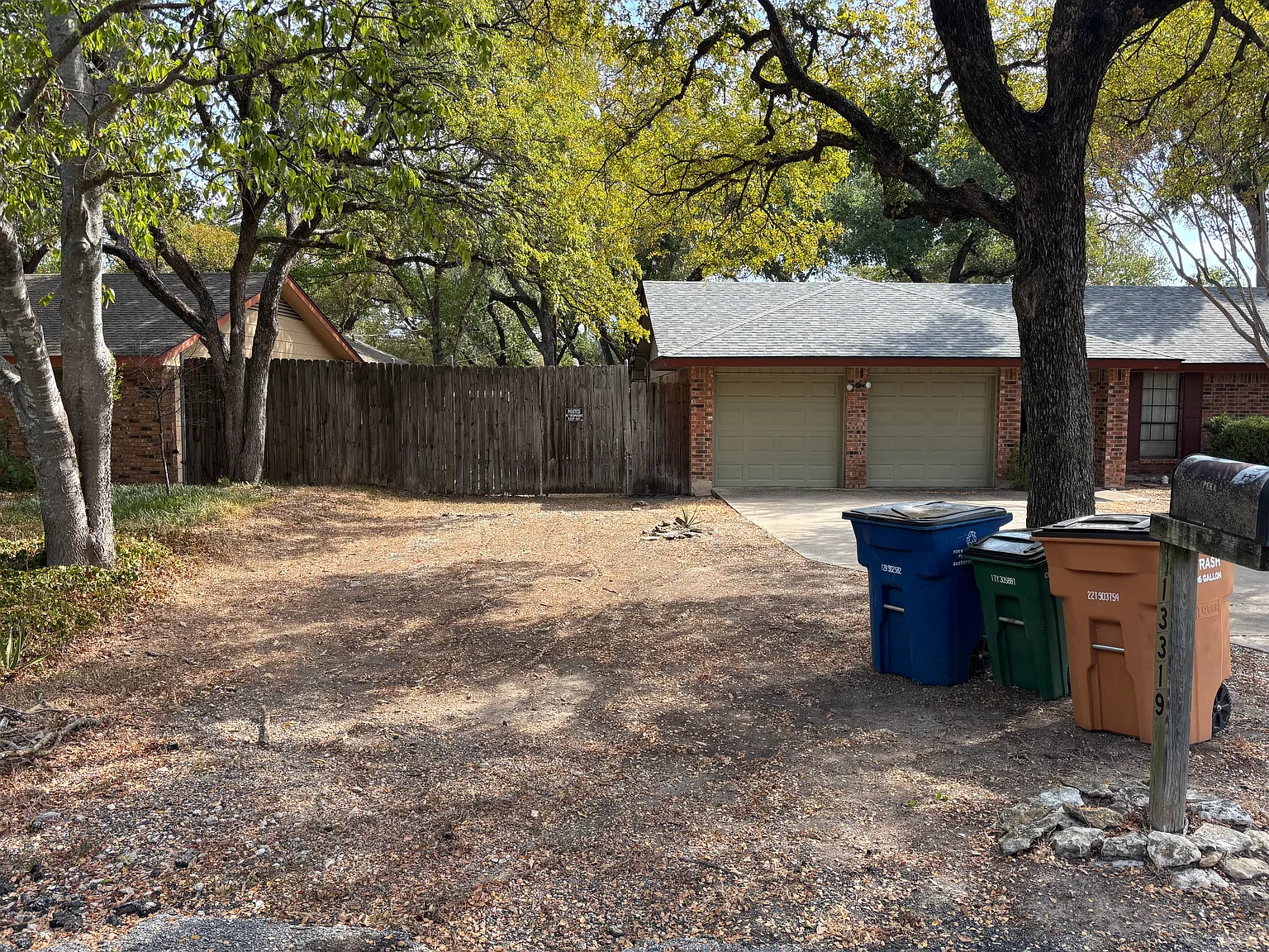 3 bed, 1330 sqft, $2,200 — Photo 2