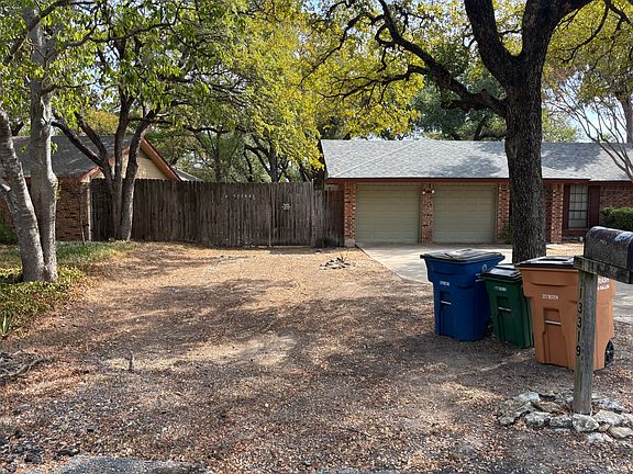 2nd image of 13319 Water Oak Ln