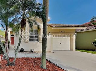 4961 Pelican St, Pompano Beach, FL 33073