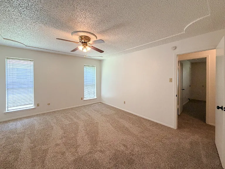 712 Pecan St — Photo 21