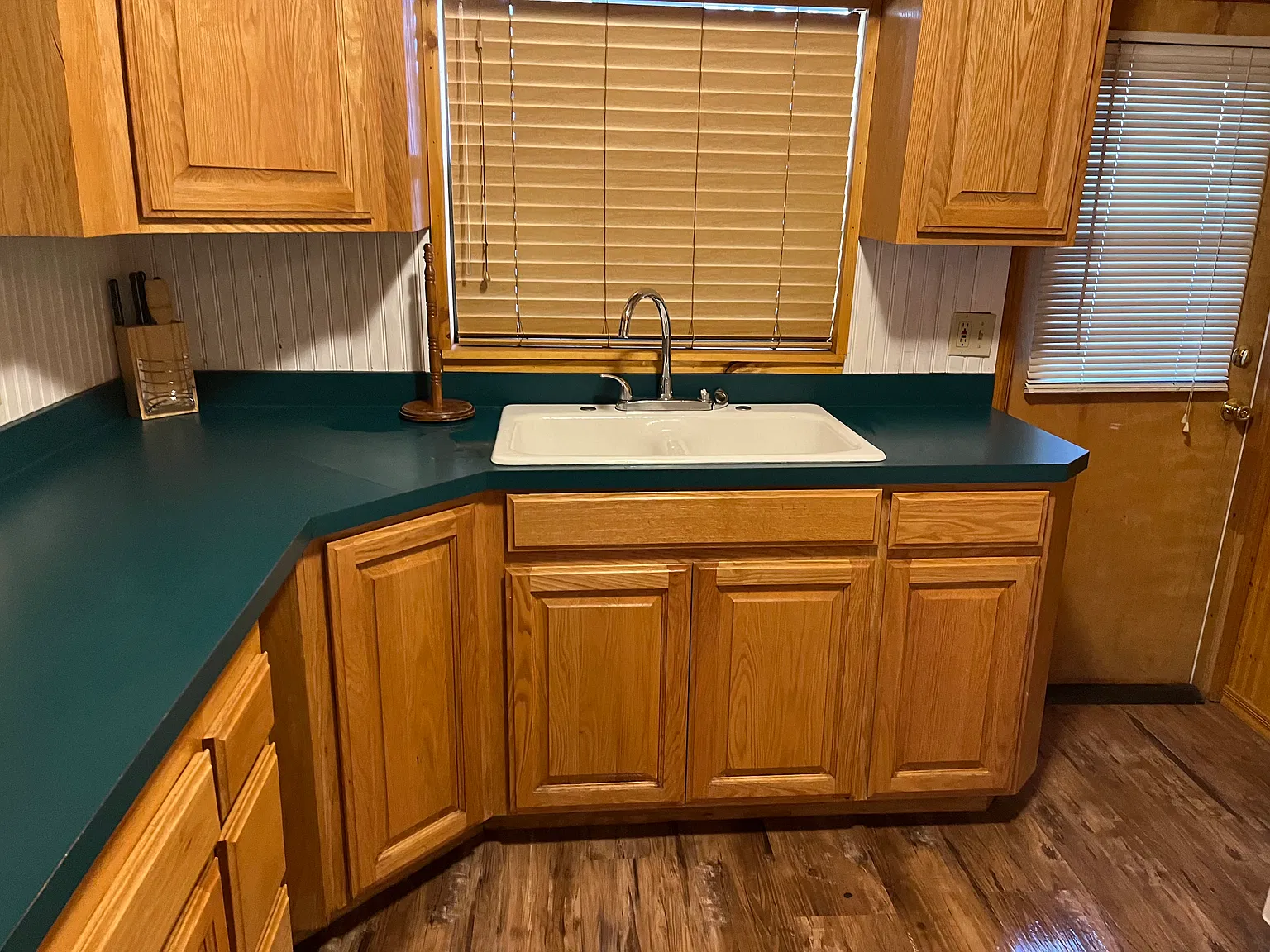 2 bed, 950 sqft, $3,000 — Photo 2