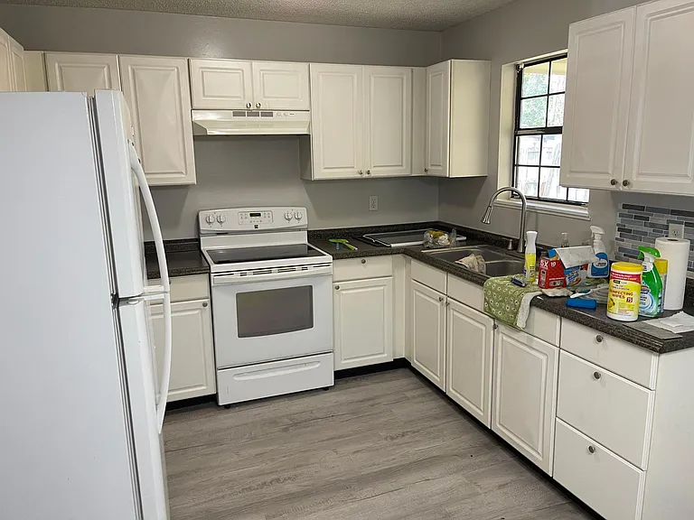 777A Douglas Dr #A — Photo 4
