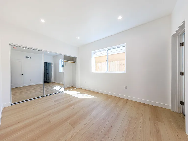 2424 S West View St — Photo 14