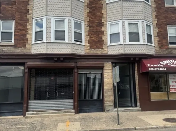 163 Park St, East Orange, NJ 07017