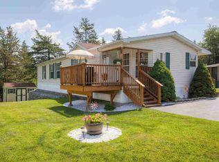 7 Hilltop Ln, Pleasant Valley, NY 12569
