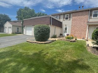 140 Julie Rd, Bolingbrook, IL 60440