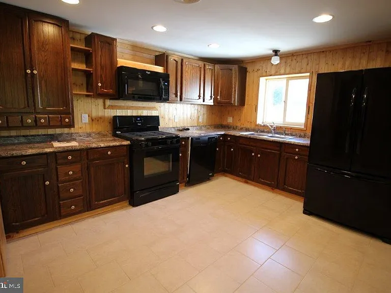 121 House Rock Rd #B — Photo 6