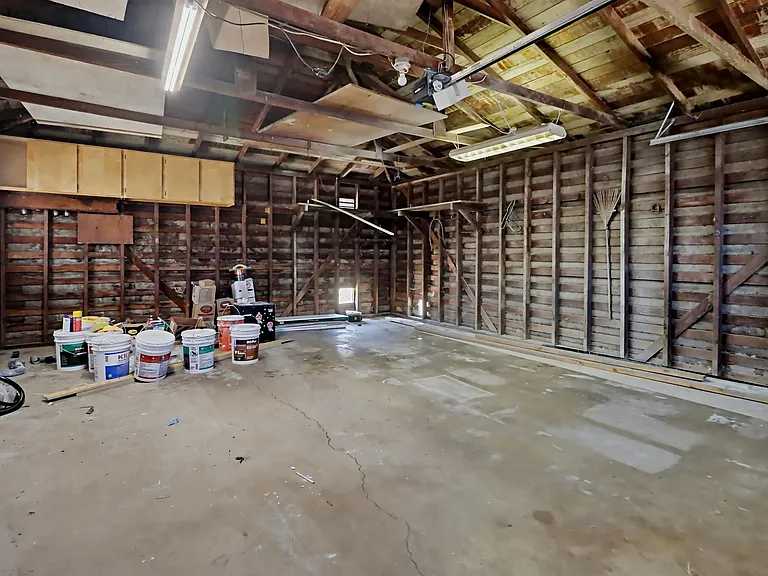 1038 Oaklawn Ave — Photo 34