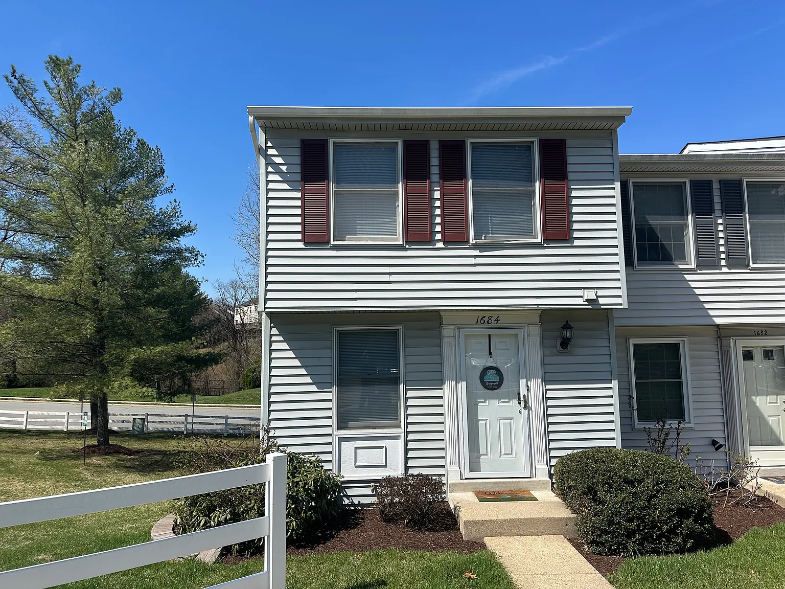 2 bed, 1.5 bath, 1357 sqft, $2,500 — Photo 1