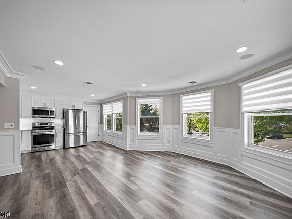 5th image of 21 Valley Ave Floor 2