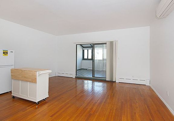 5th image of 29-01 21st Ave #2L