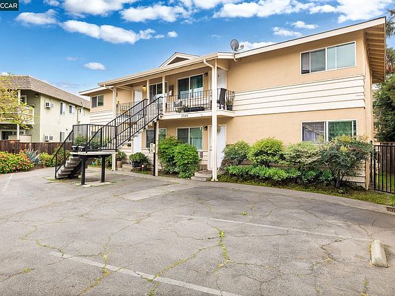 3rd image of 2548 Camara Cir