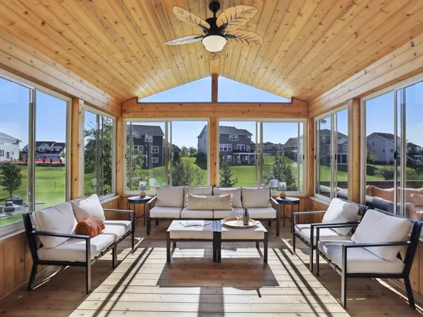 8627 Ambergate Dr, Victoria, MN 55386