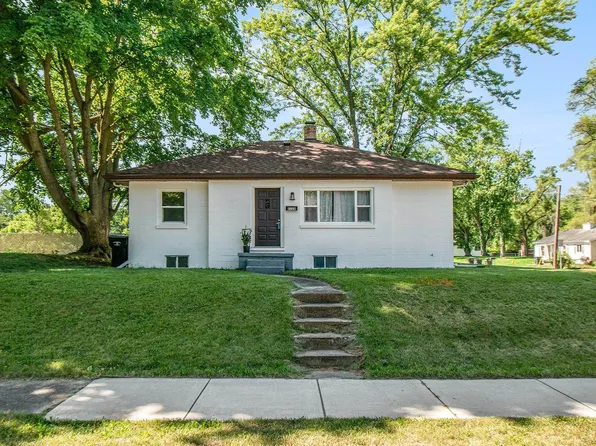 2120 Bergan St, South Bend, IN 46628